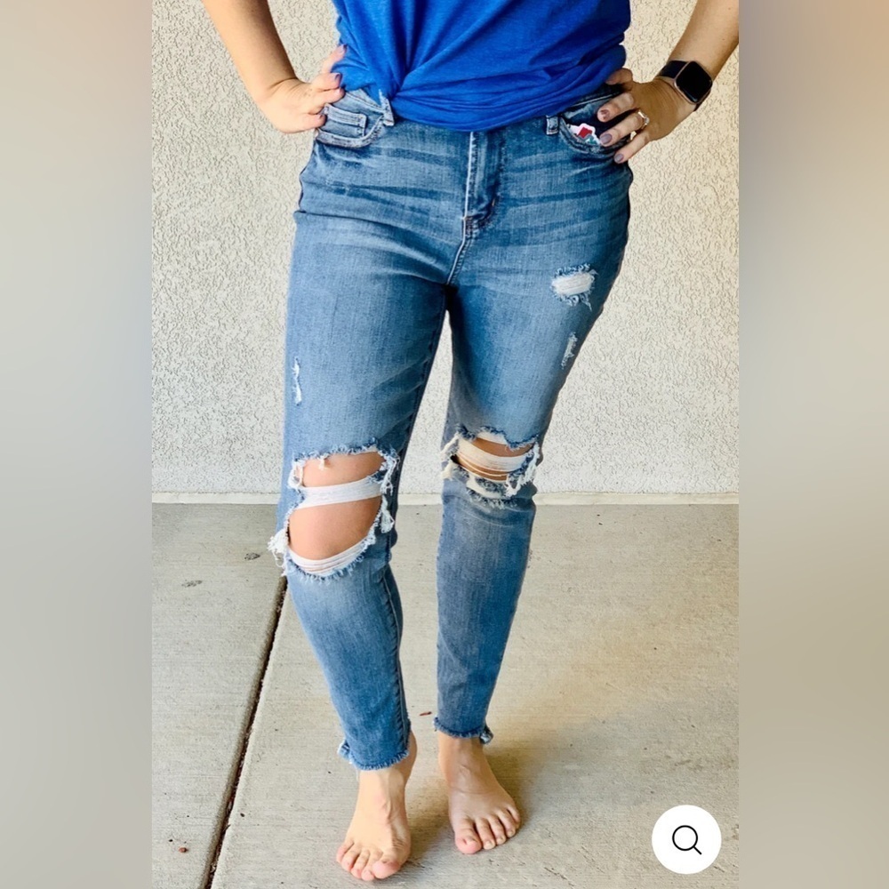Judy Blue Distressed Skinny Fit Ankle Raw Hem Size 11/30 Medium Wash JB8884